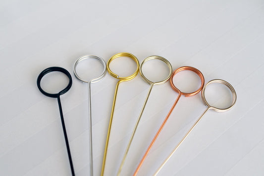 Minimalist Wire Table Number Holder on Stick – Modern Wedding Table Decor