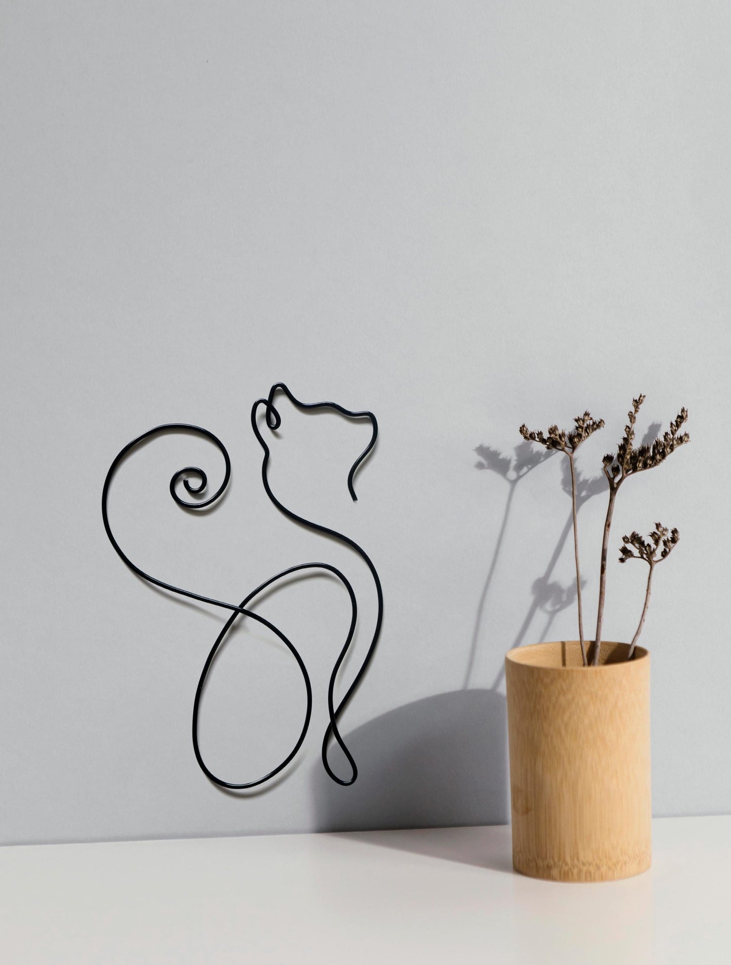 Cat Silhouette Wire Wall Art – Handmade Minimalist Aluminum Home Decor – Gift for Cat Lovers