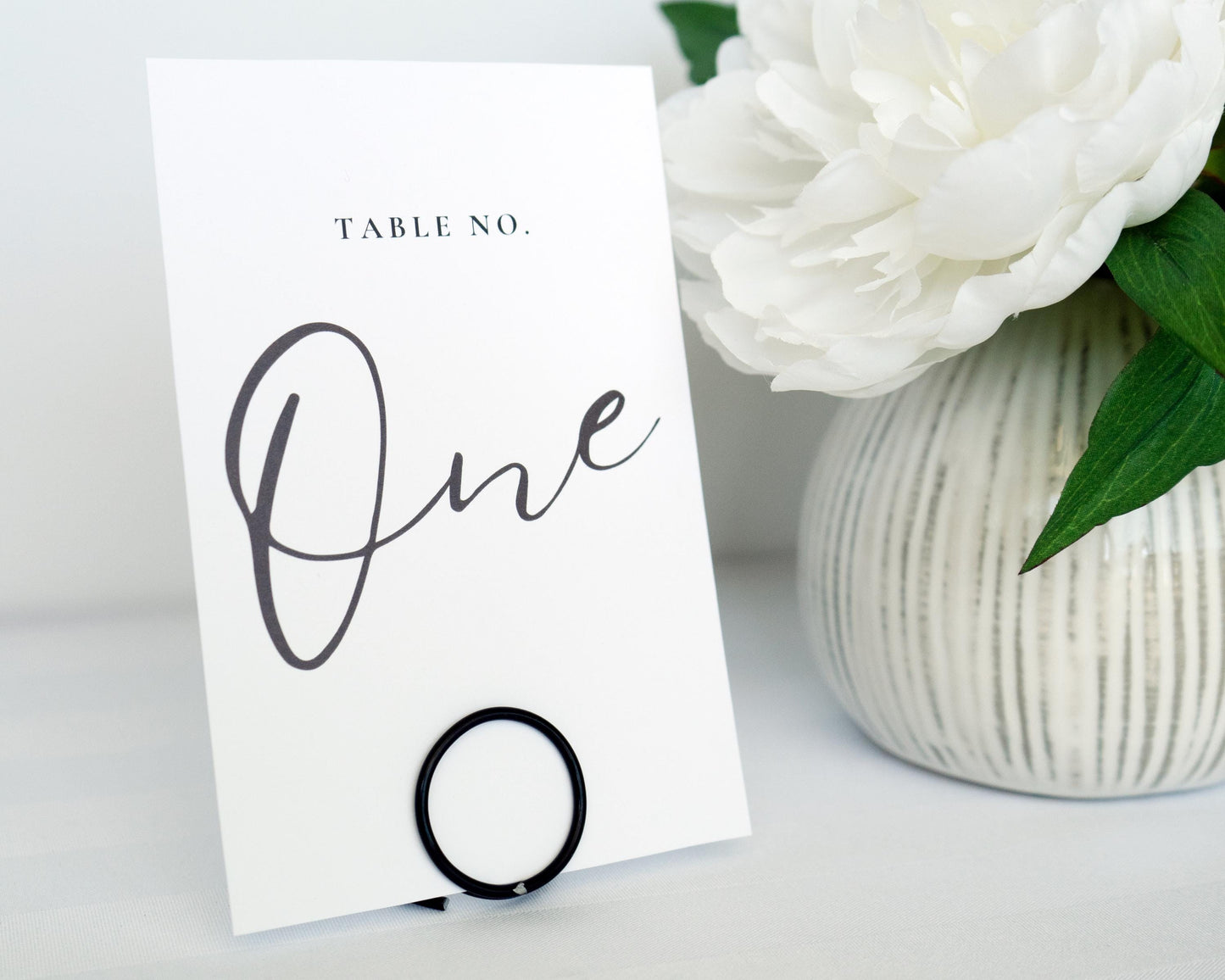 Circle Wire Table Number Card Holders – Minimalist Wedding Decor