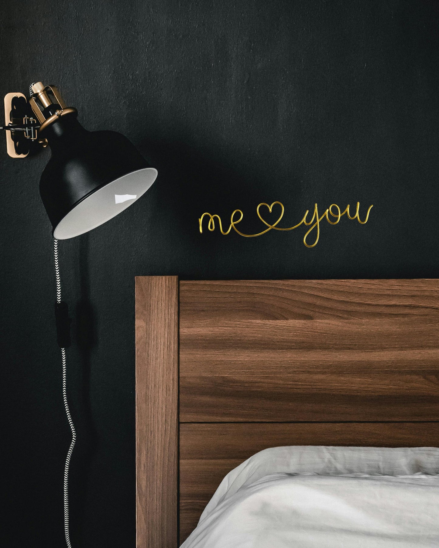 “Me ♥ You” Wire Wall Art – Handmade Romantic Home Decor – Minimalist Aluminum Love Sign Gift