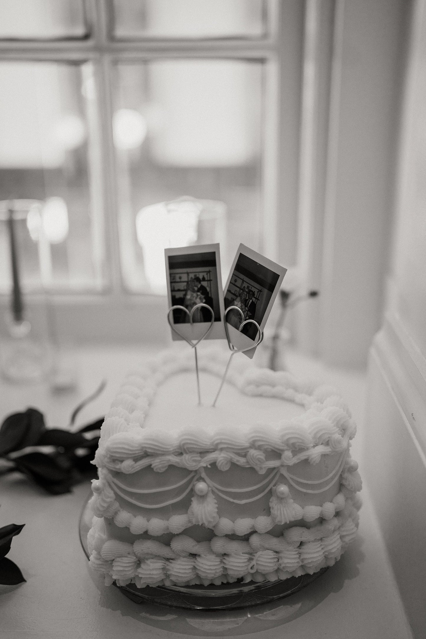 Wire Heart Photo Holder Cake Topper – Personalized Wedding Decor